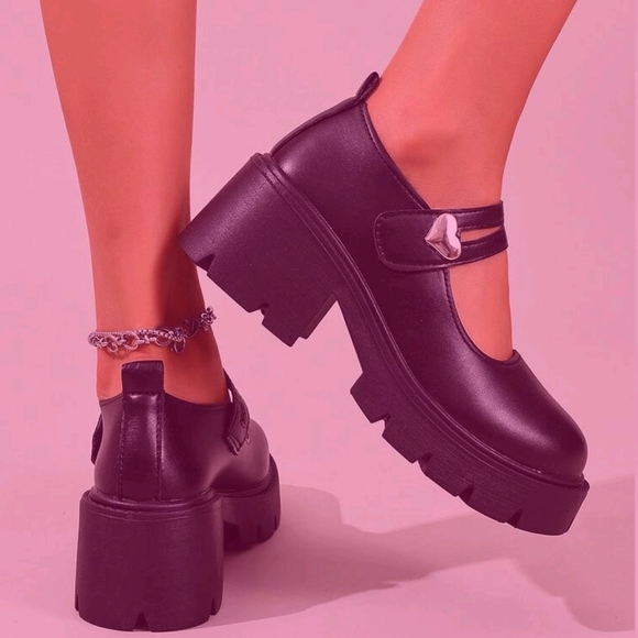 SHEIN Black Platform Mary Jane Shoes - Picture 2 of 6